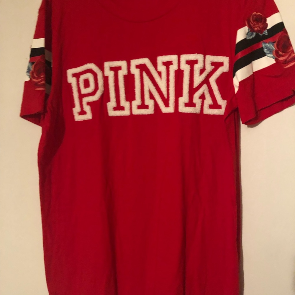 Victoria’s Secret Pink t shirt